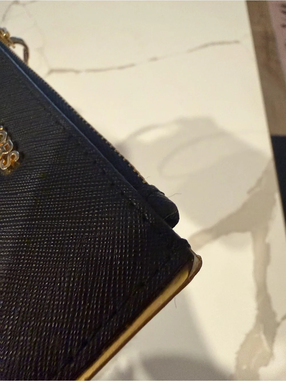 Michael Kors compact zip